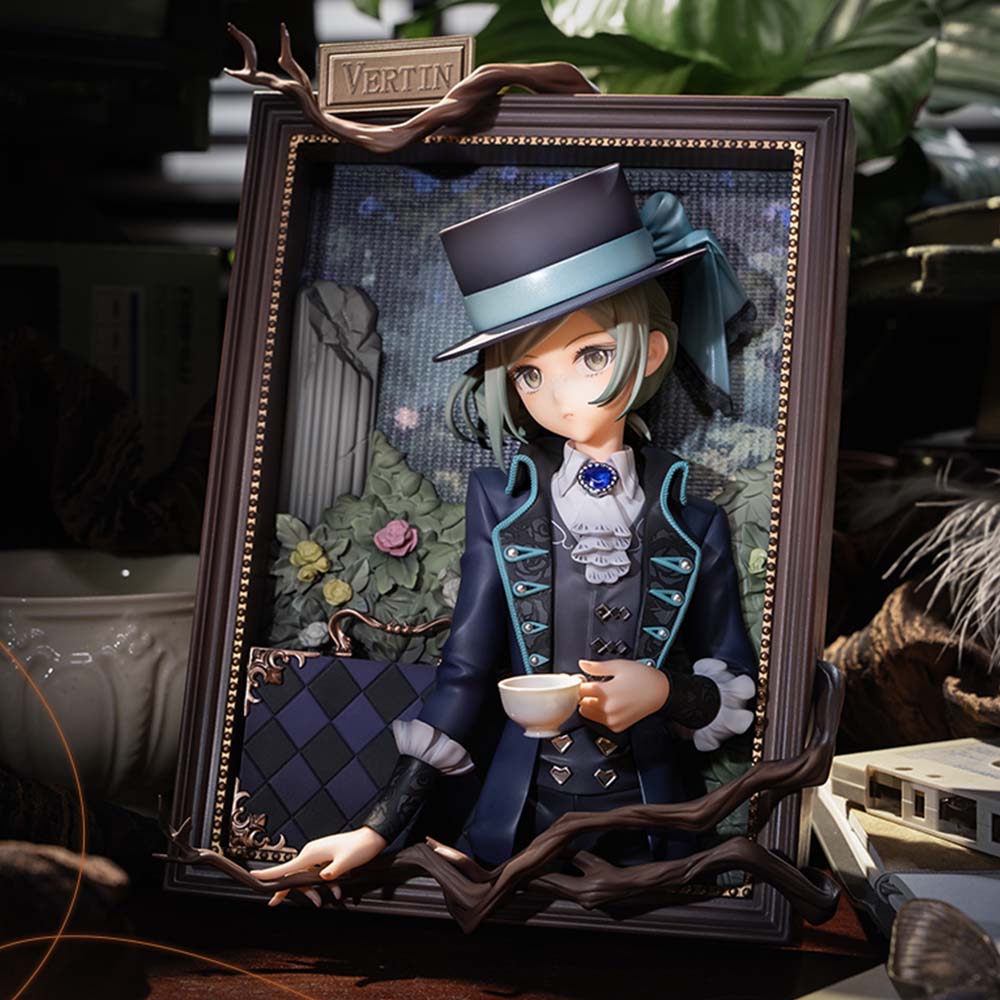 Reverse: 1999 Vertin 3D Frame Figure